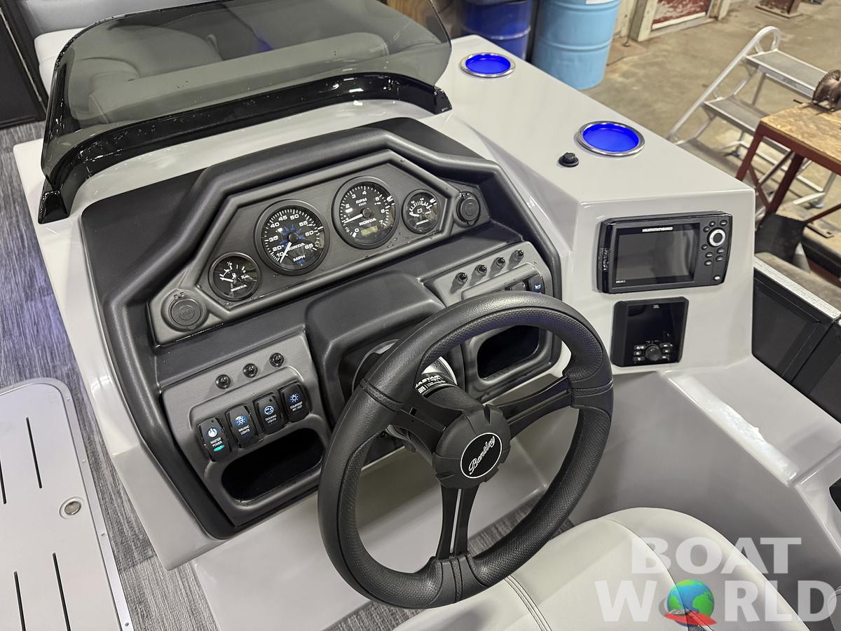 2026 Bentley Pontoons Legacy 223 Navigator Quad Lounge Tritoon 