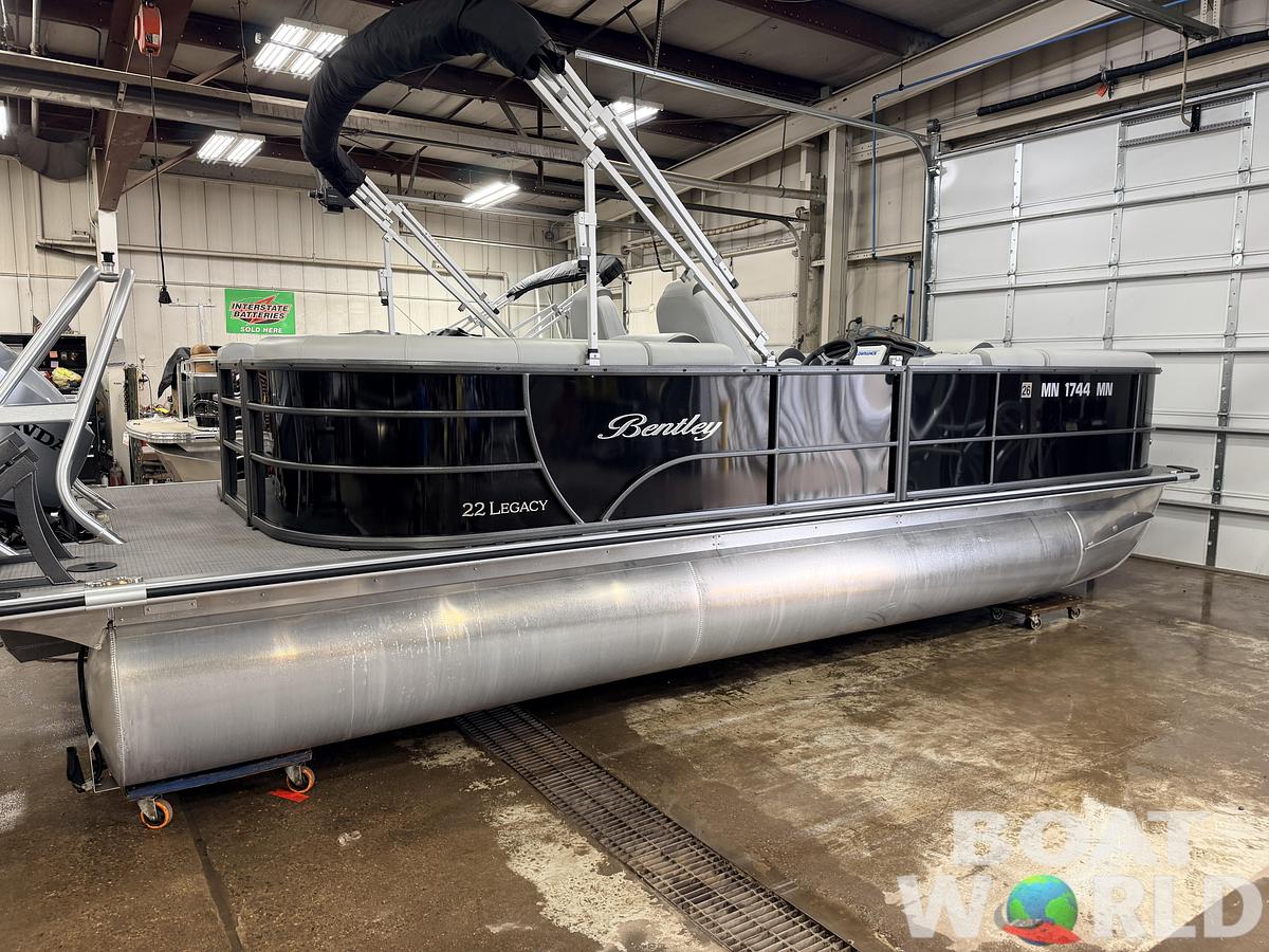 Used 2024 Bentley Legacy 223 150HP Navigator Tritoon - $47995