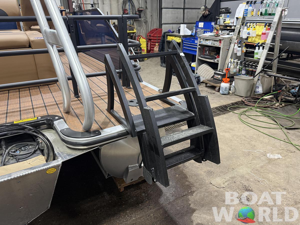 2026 Bentley Legacy 223 Swingback Tritoon $52995