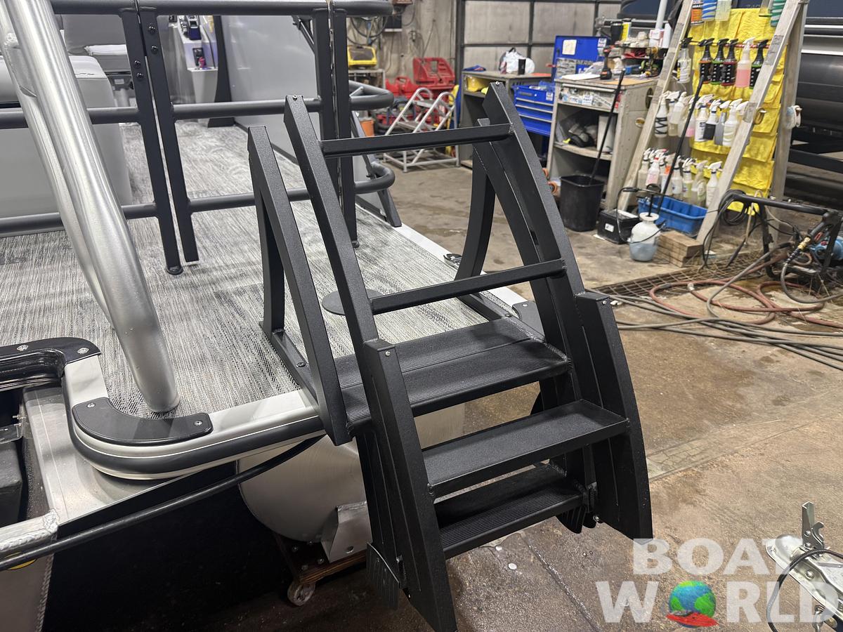 2026 Bentley Pontoons Legacy 220 Swingback 