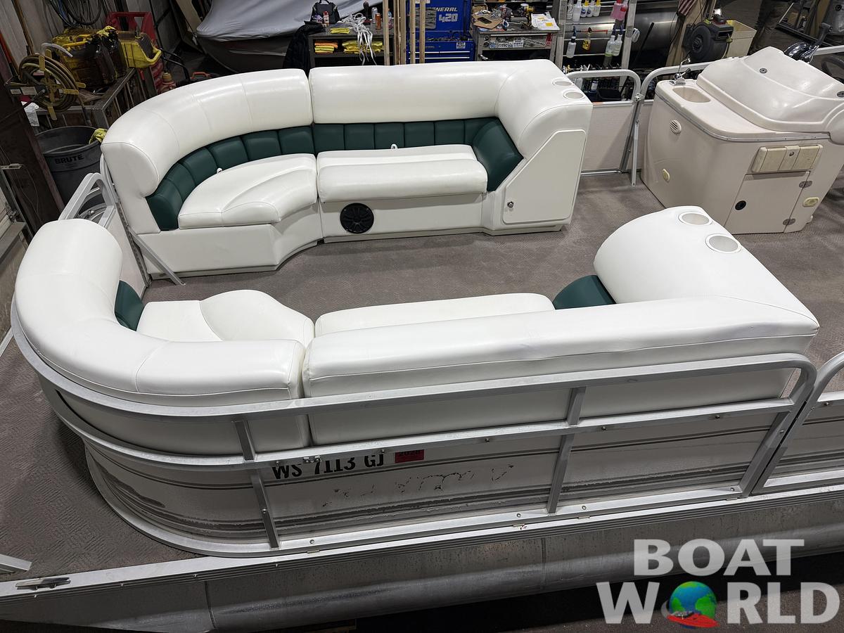 Used 2001 Manitou Legacy 240 & 2017 Mercury 4Stroke EFI $12,995