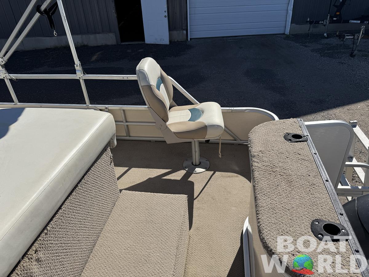 Used 2004 Sweetwater 2222 DF Pontoon