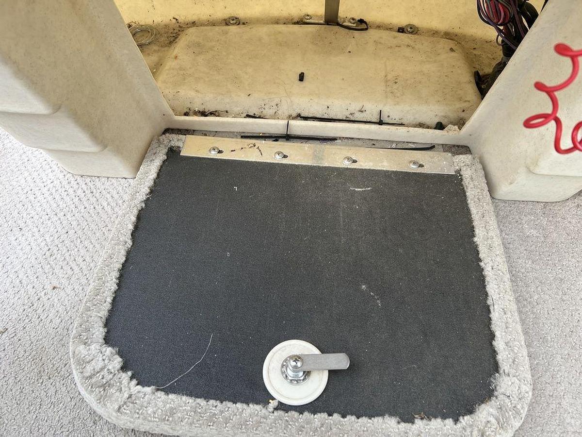 Used 2005 Bennington Sedona F21 Pontoon