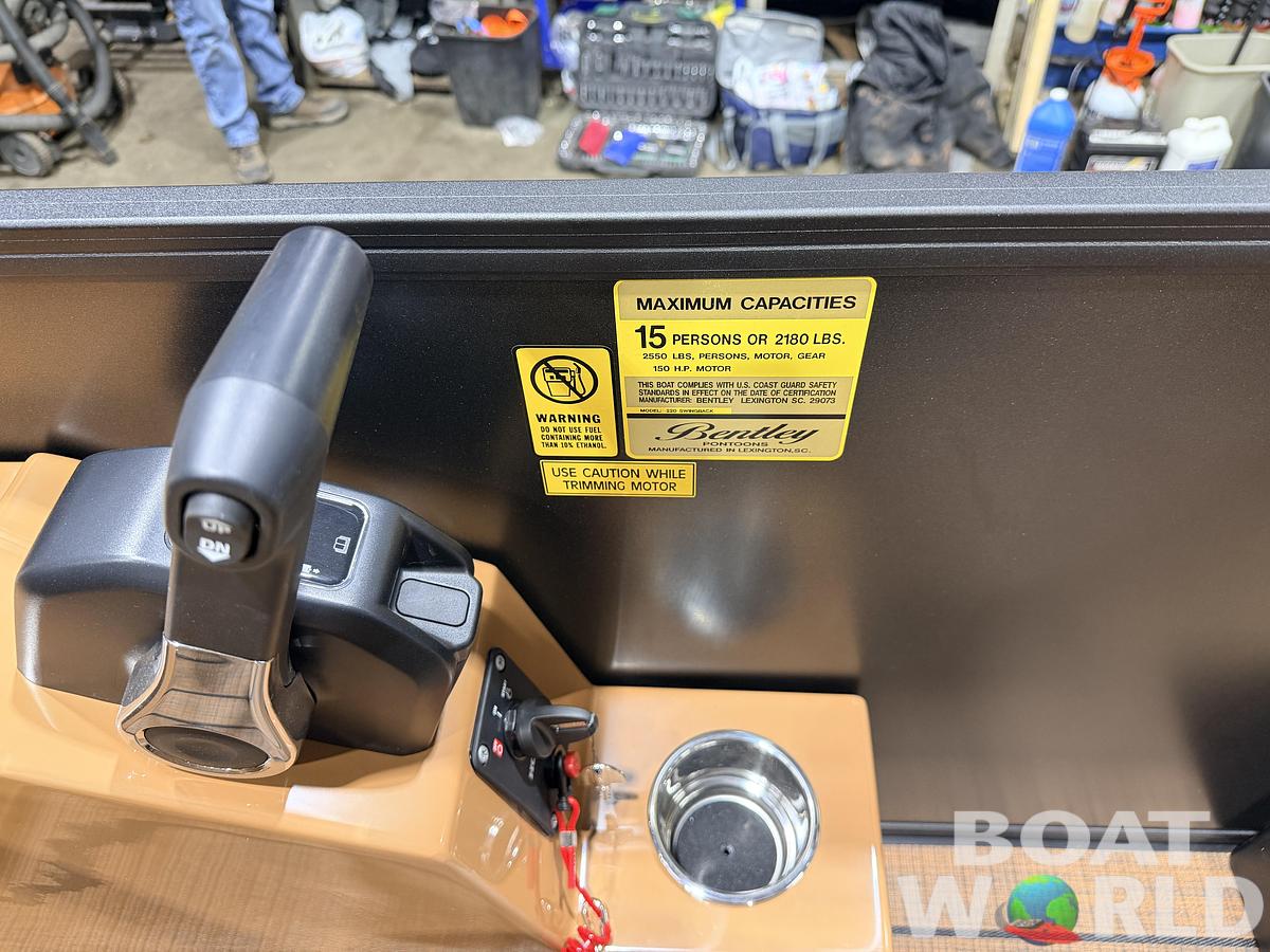 2026 Bentley Legacy 220 Swingback Pontoon $38995