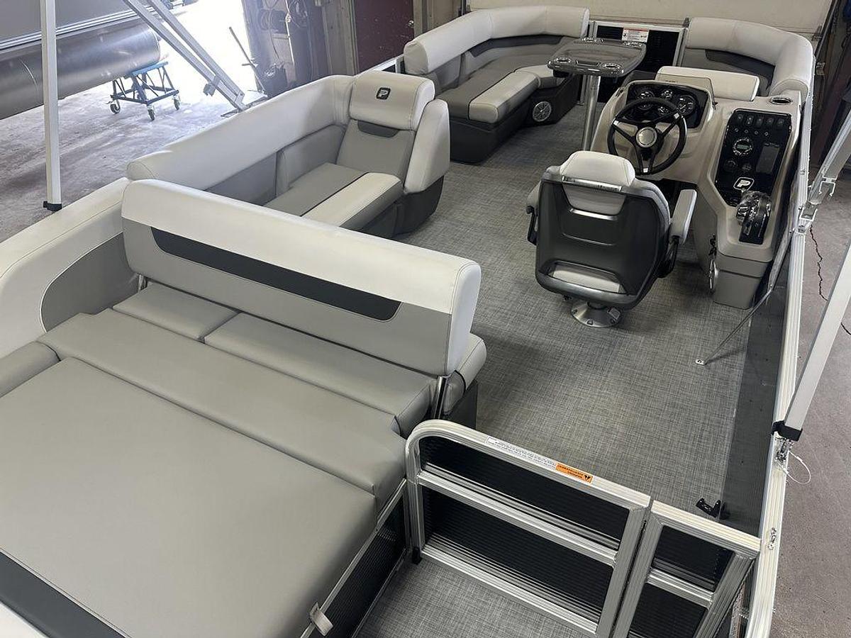 2025 Princecraft Vectra 21 RL Swingback Lounge Pontoon & Mercury 4-Stroke EFI