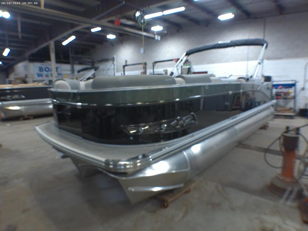 2025 Tahoe Pontoons Cascade 2385 Swingback Tritoon & 225HP 4-Stroke EFI