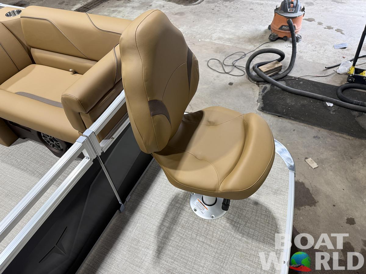 2027 Tahoe Sport Fish & Cruise 23E80 Pontoon $33995