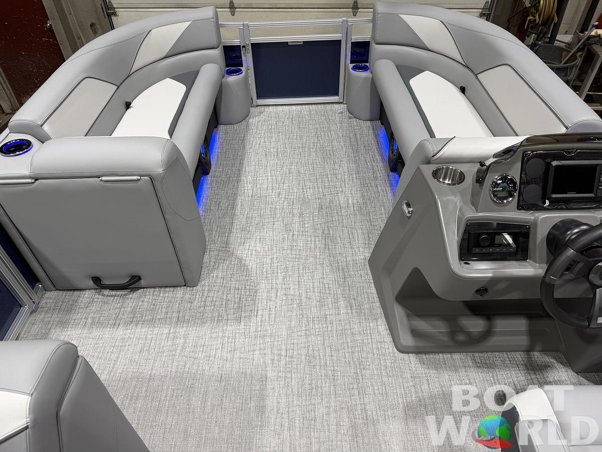 2026 Tahoe Sport 2385 Swingback (VRB) Tritoon 