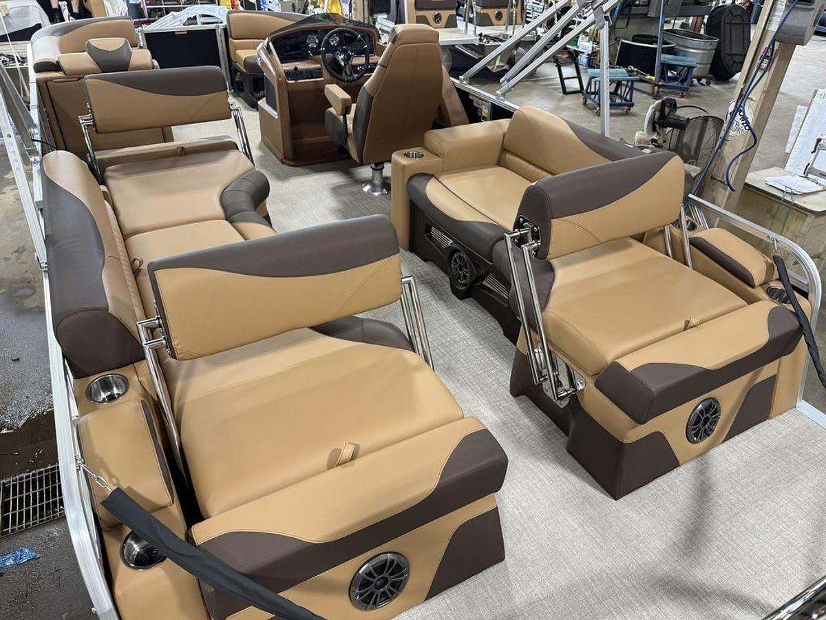 2025 Tahoe Pontoons LTZ 2385 Quad Lounge Shift Flip & Honda 4-Stroke EFI