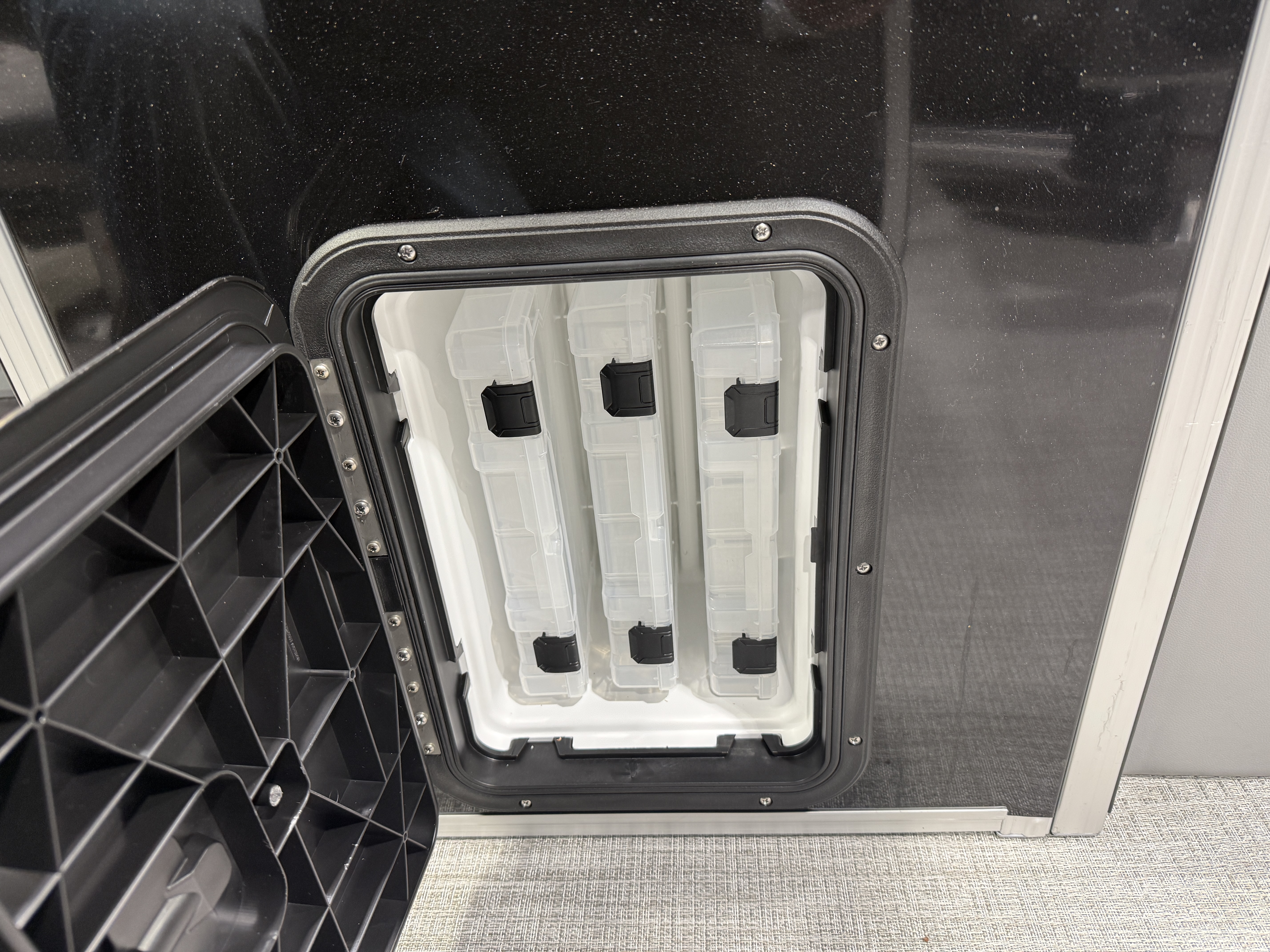 2026 Tahoe Pontoons GEOfish 2385 Rear Fish 