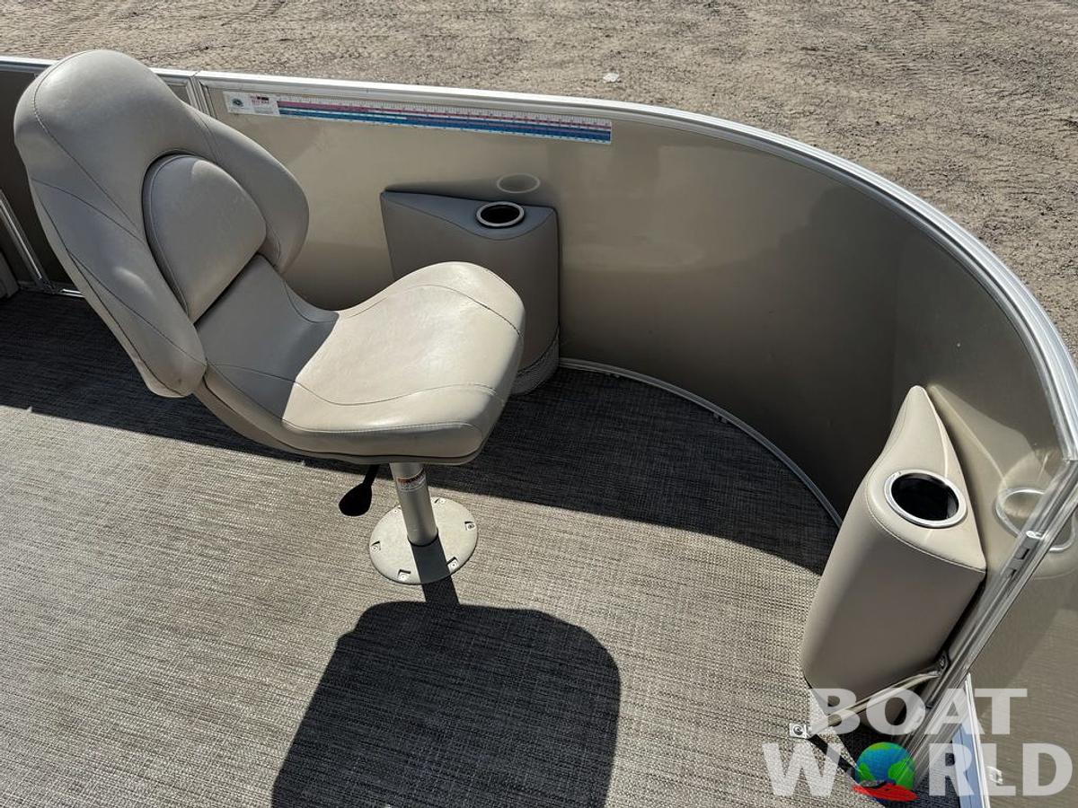 Used 2016 Sylvan 820 4-PT Pontoon