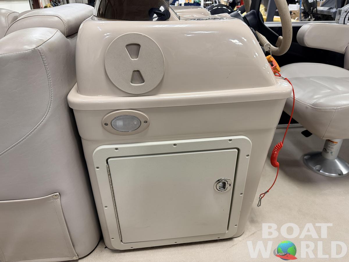 Used 2015 Sylvan Mirage 820 & 90HP Mercury 4Stroke - $21,995