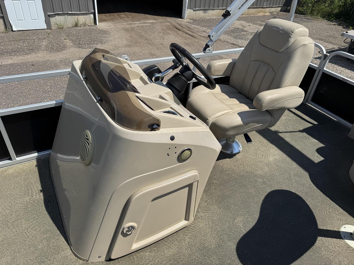 Used 2013 Bennington 17SF