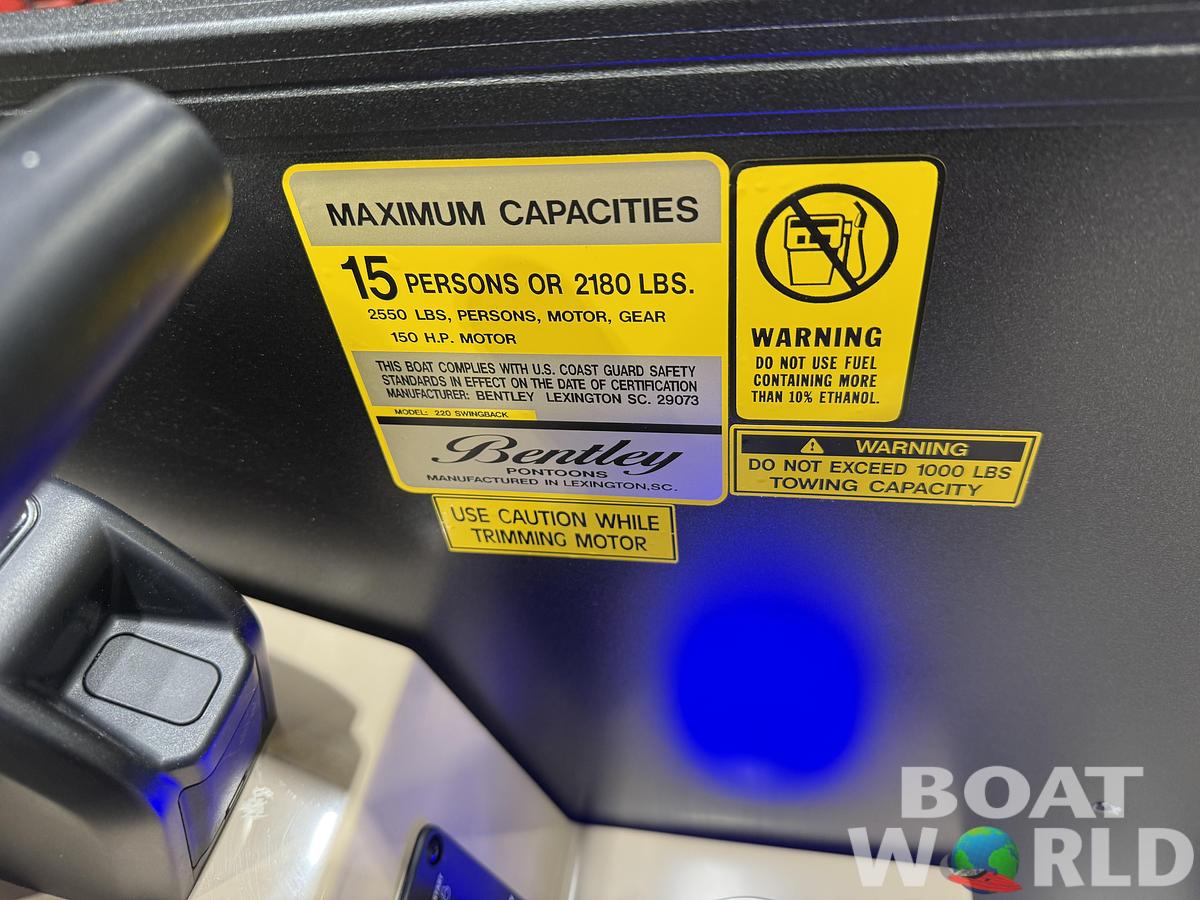 2026 Bentley Pontoons Legacy 220 Swingback 