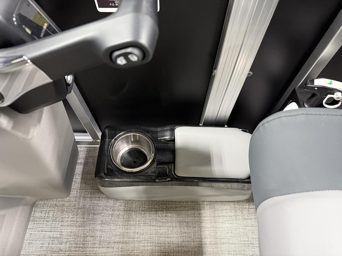 2025 Tahoe Pontoons GEOfish 2385 Rear Fish Tritoon & Honda 4-Stroke EFI