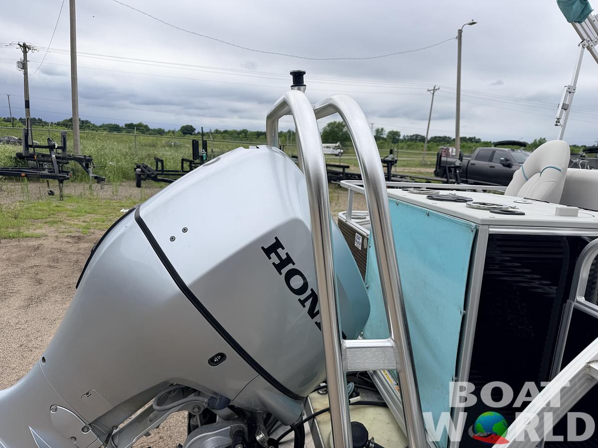 Used 2019 Qwest 822 LS Tritoon & 150HP Honda 4Stroke -$29,995