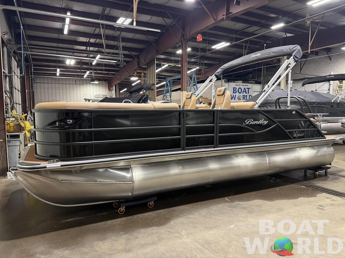 2026 Bentley Pontoons Legacy 223 QSB Swingback Tritoon 