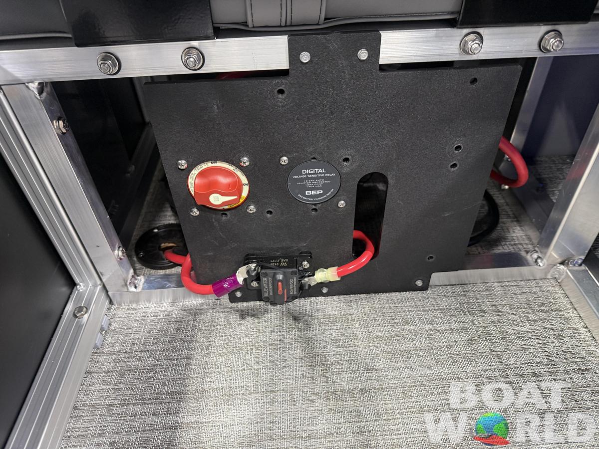 2026 Tahoe Pontoons LTZ 2385 Swingback (VRB) Tritoon 