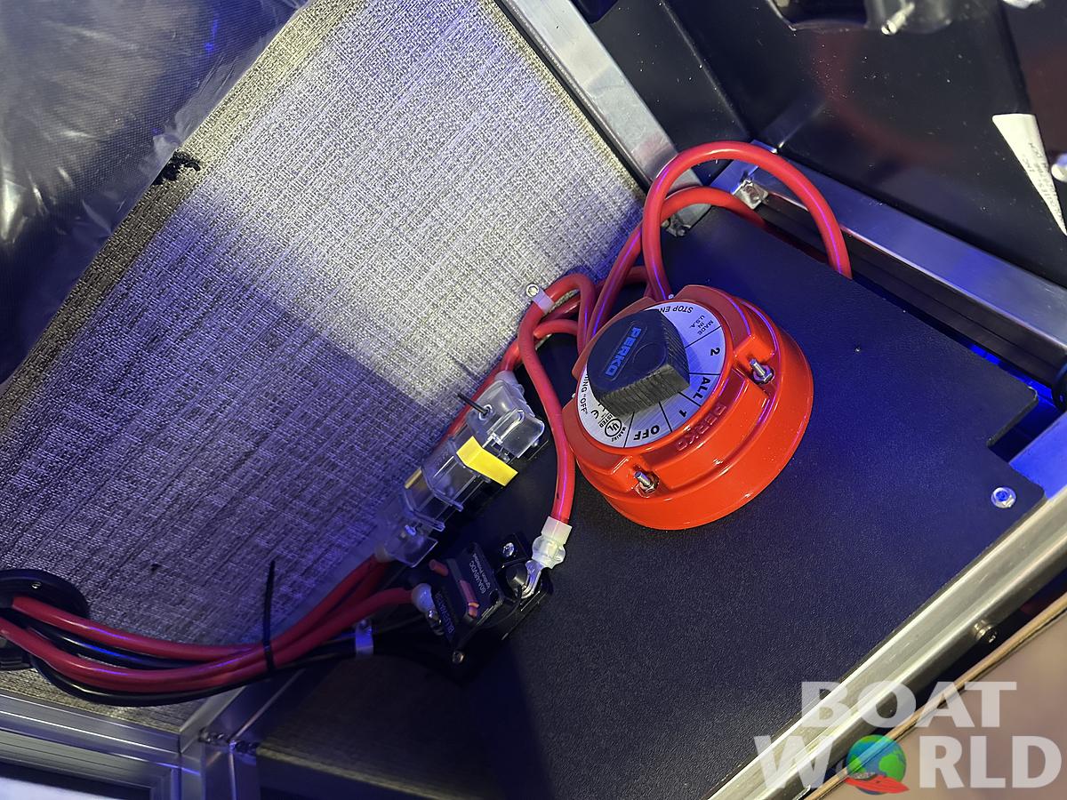 2025 Tahoe Pontoons Cascade 2385 Elite Cruise Tritoon & Honda 4-Stroke EFI