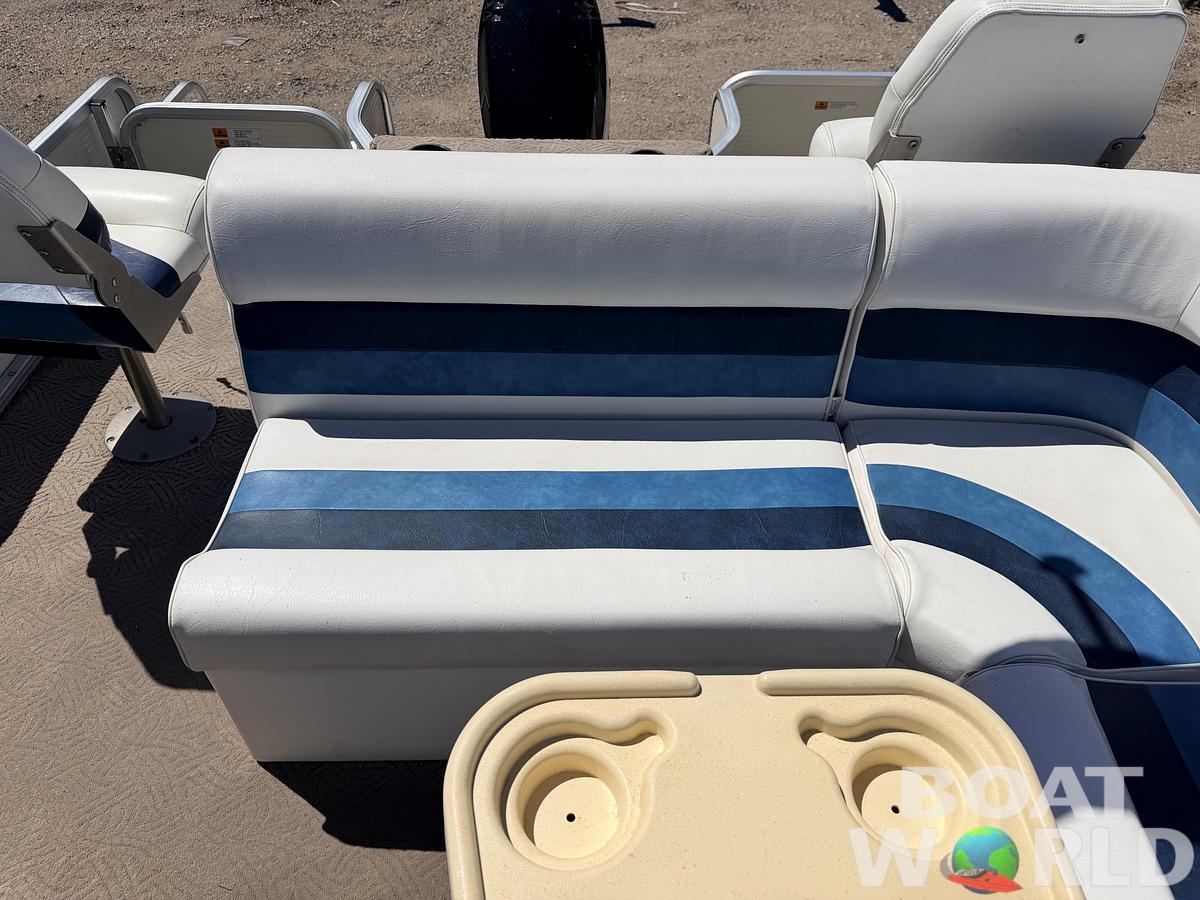 Used 2001 Lowe SunCruiser Trinidad 204 & 50HP Mercury 4Stroke -$11,995