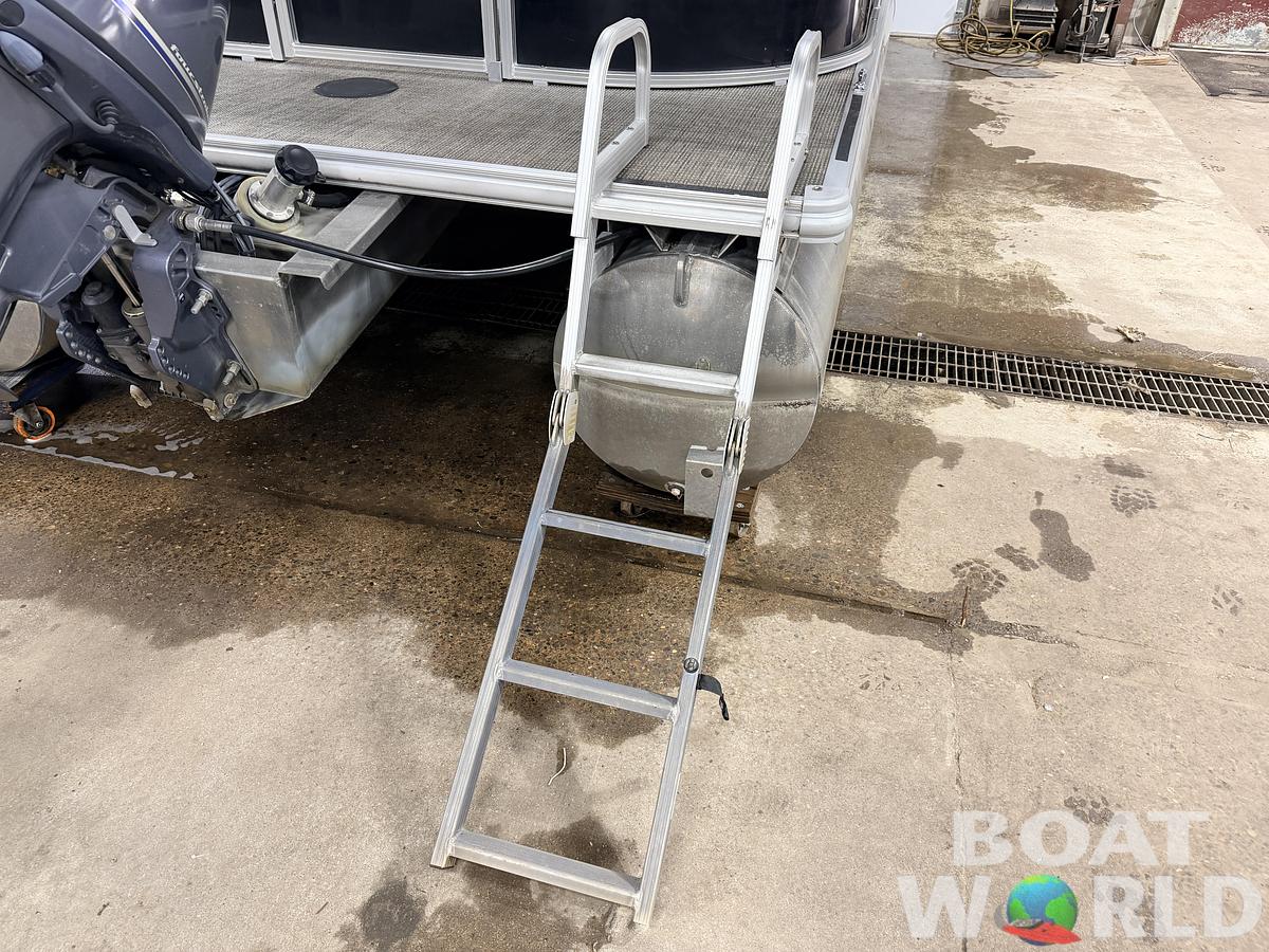 Used 2016 Sylvan Mirage 822 LZ & 50HP Yamaha 4Stroke - $21,995