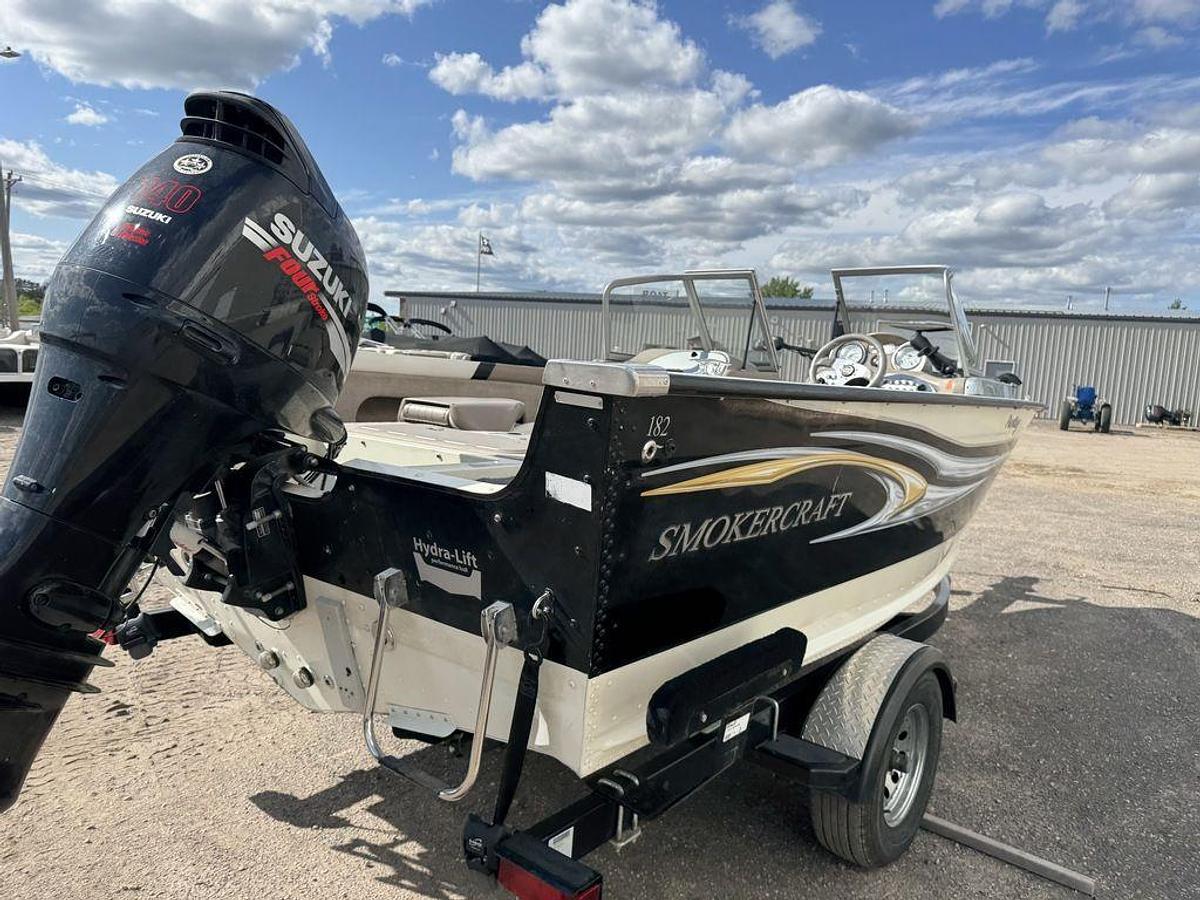 Used 2010 Smoker Craft Pro Mag 182