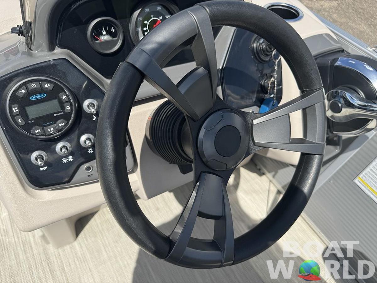 Used 2020 Princecraft Vectra 19 Pontoon