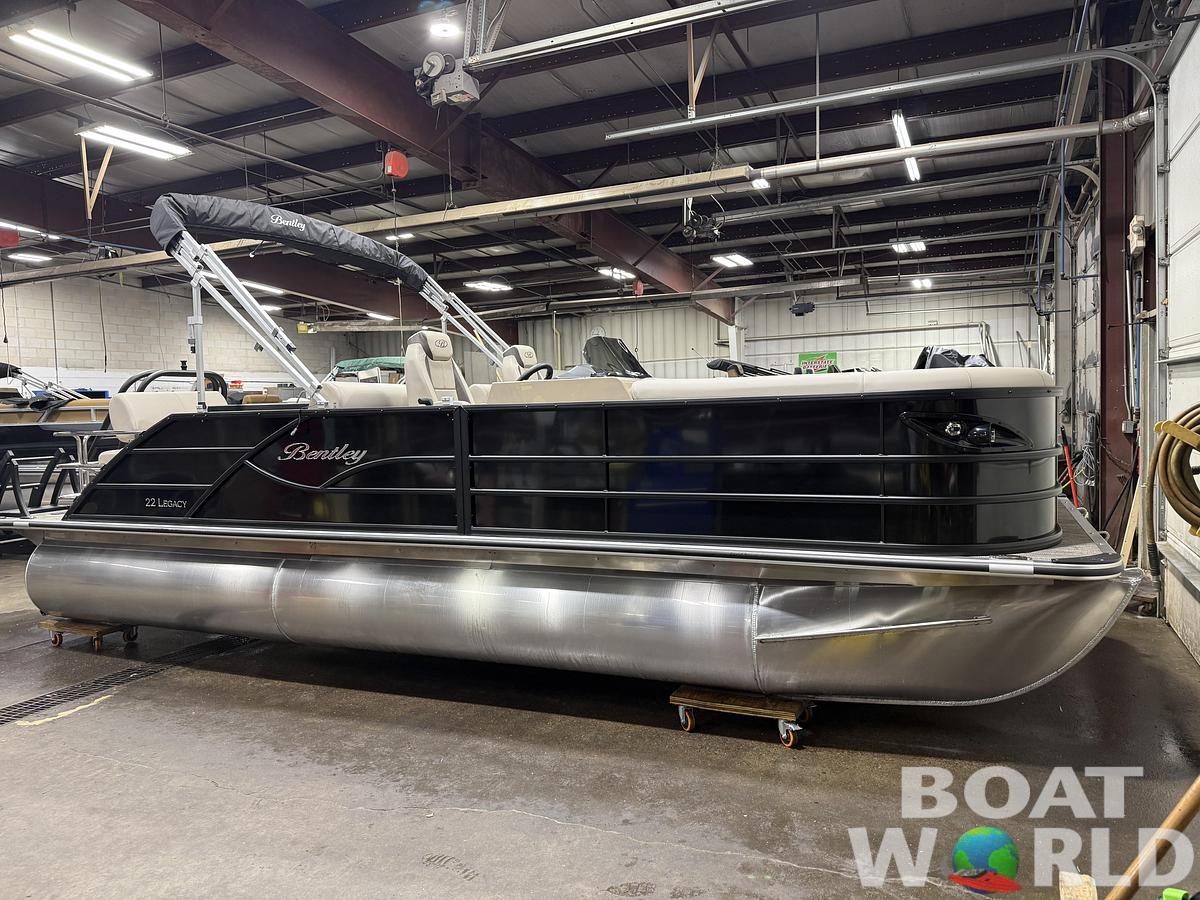 2026 Bentley Pontoons Legacy 223 QSB Swingback Tritoon 