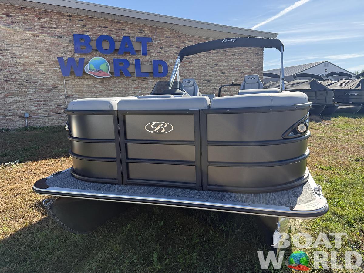 2026 Bentley Pontoons Legacy 220 Navigator Quad Lounge 