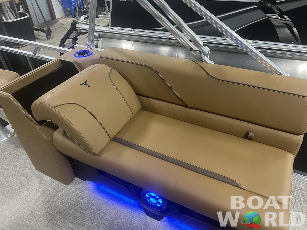 2026 Tahoe Pontoons Sport 2385 Center Console Fish Tritoon