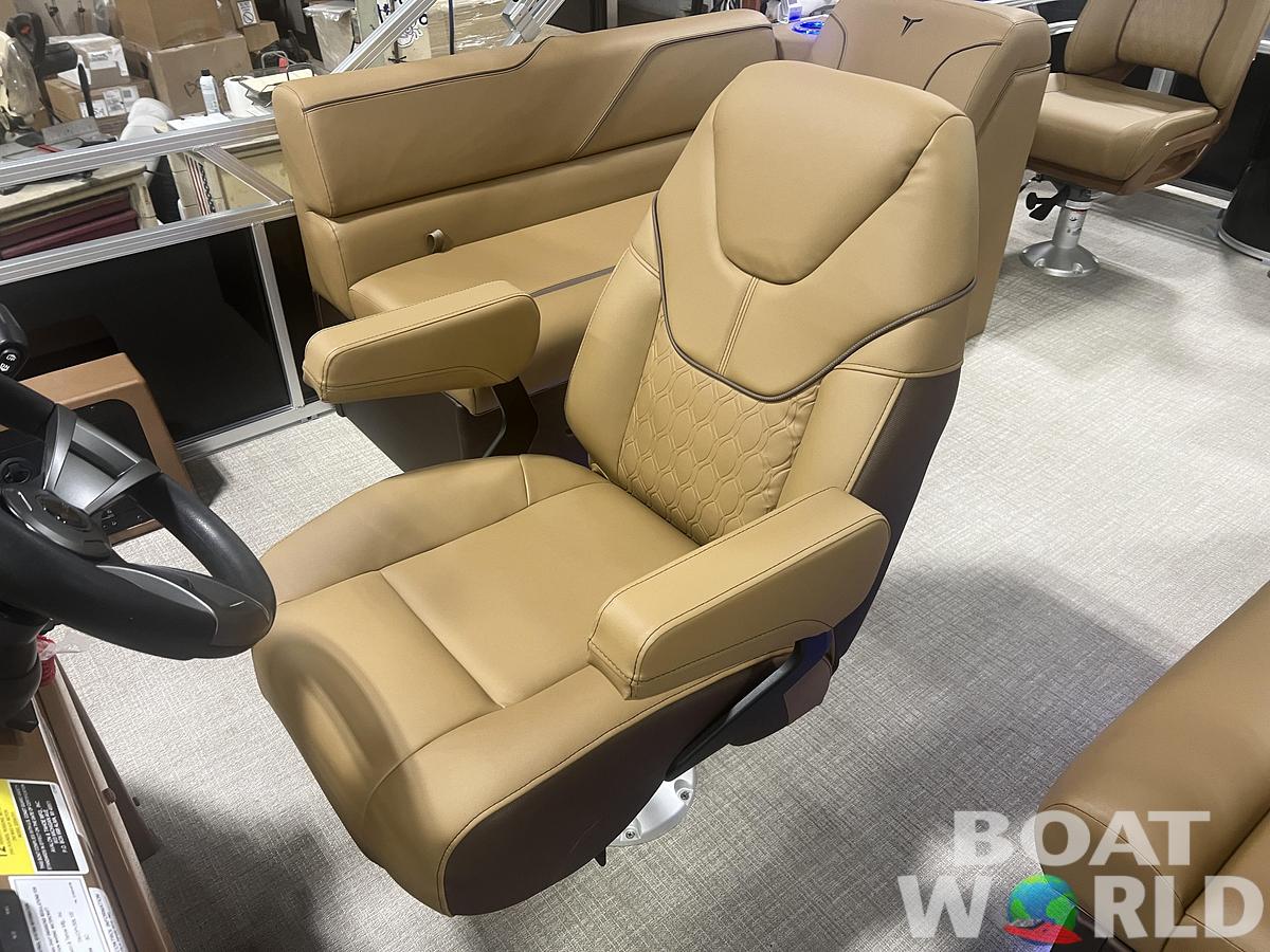 2026 Tahoe Pontoons Sport 2385 Center Console Fish Tritoon