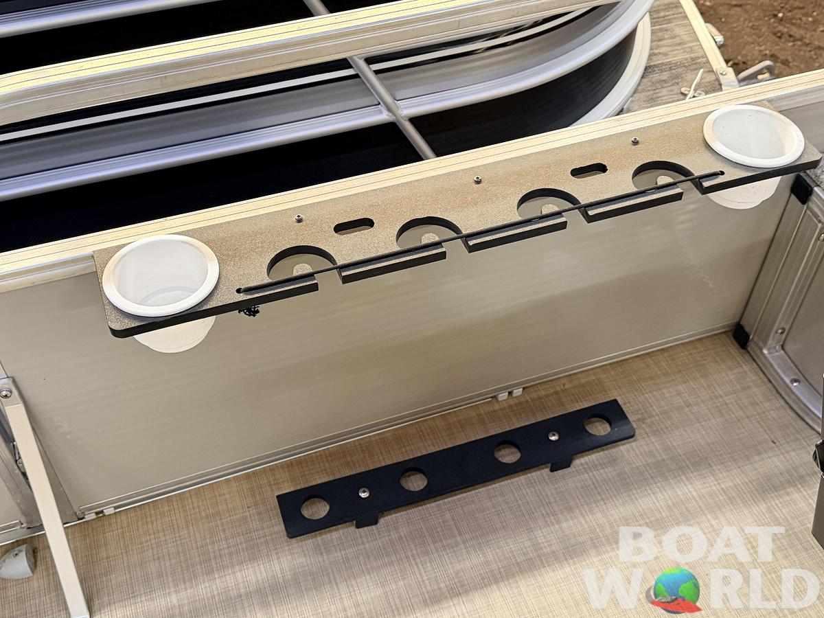 Used 2016 Lowe 162 Fish & Cruise Pontoon