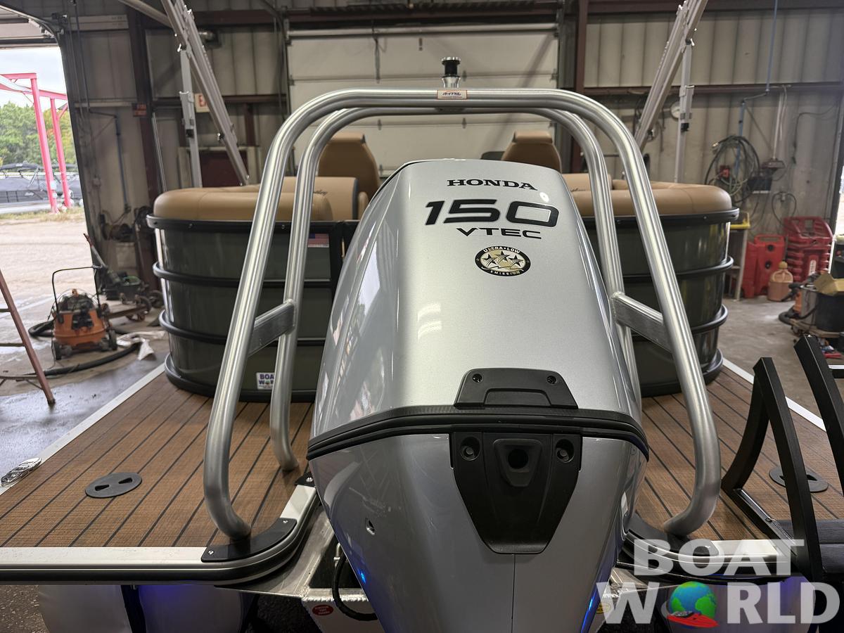 2026 Bentley Legacy 150HP 220 Navigator DL Quad Lounge $49995