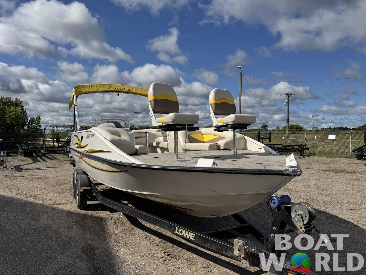 Used 2007 Lowe Suncruiser Tahiti 224 Deck Boat