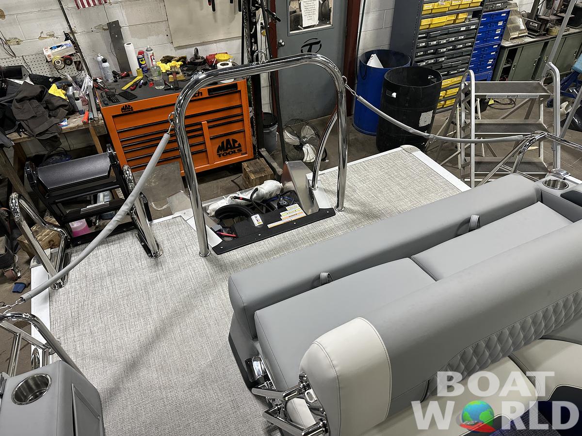 2025 Tahoe Pontoons Cascade 2385 Cruise Rear Bench (CRB) Tritoon & Honda 4-Stroke EFI