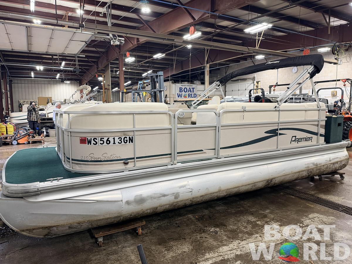 Used 2004 Premier 210 SunSation & 60HP Yamaha 4Stroke - $12,995