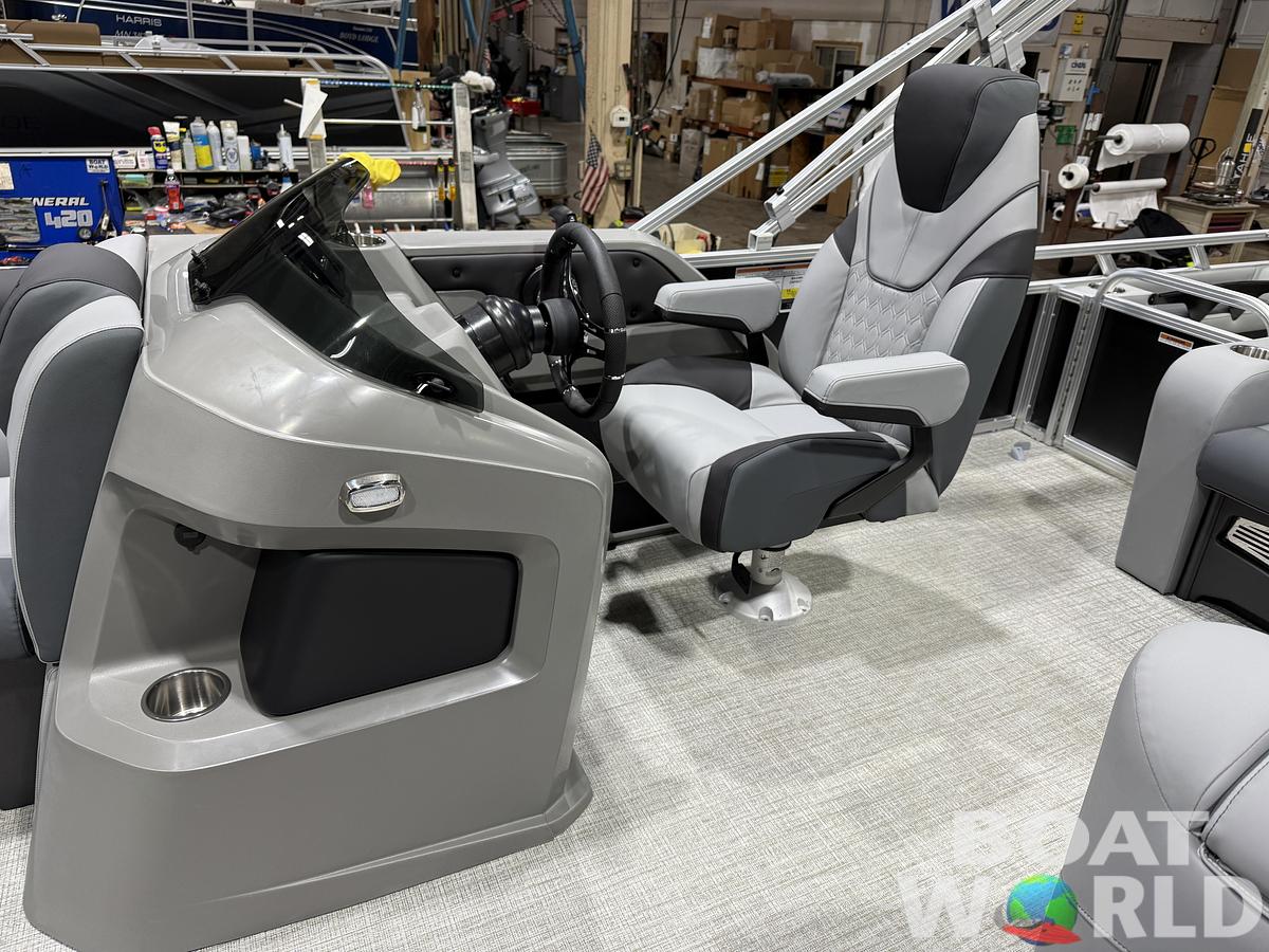 2027 Tahoe LTZ 2385 VRB SE Swingback Pontoon $42995