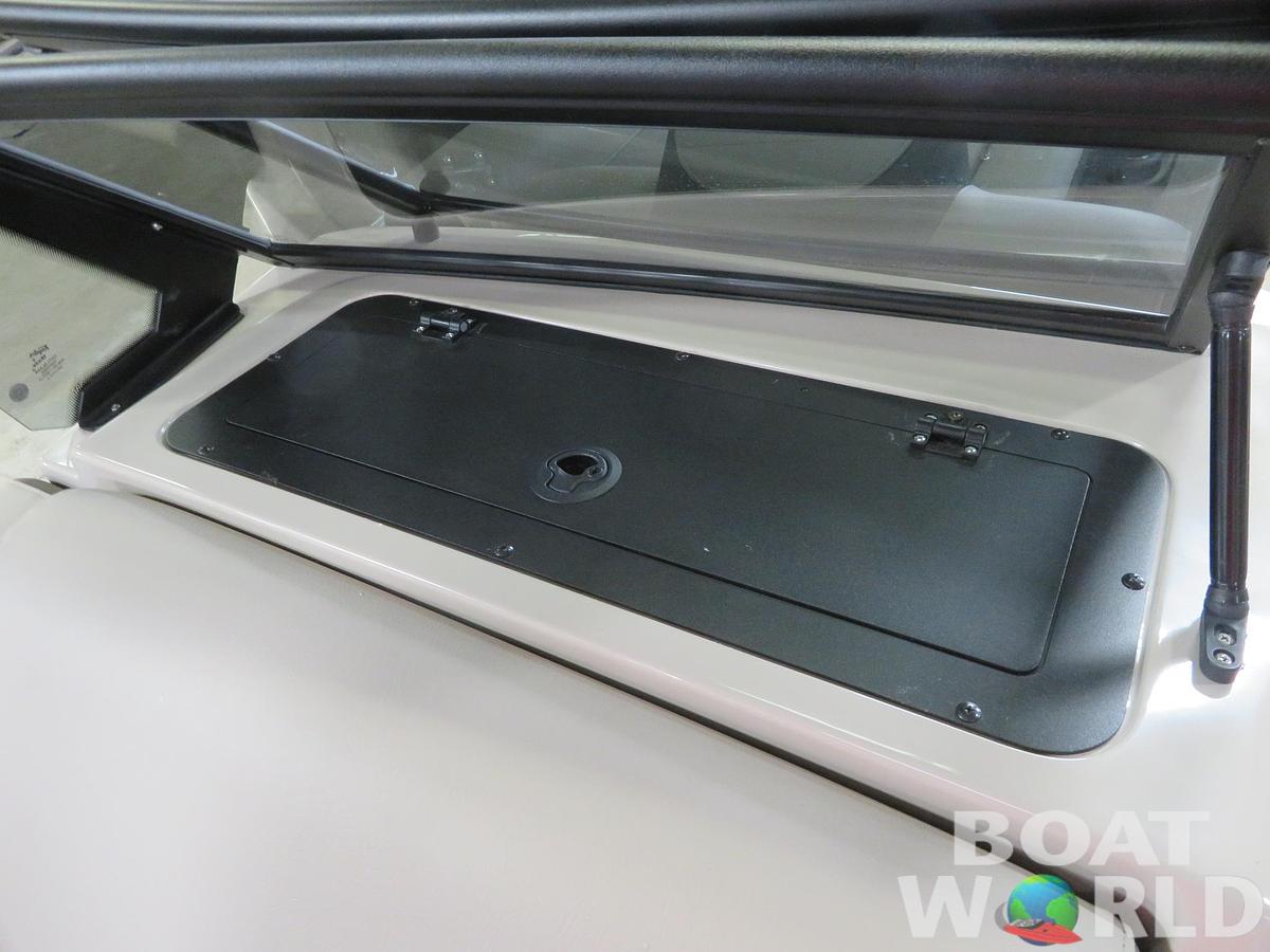 2024 Tahoe Pontoons LTZ 2385 Elite Windshield Tritoon & Suzuki 200HP 4-Stroke EFI