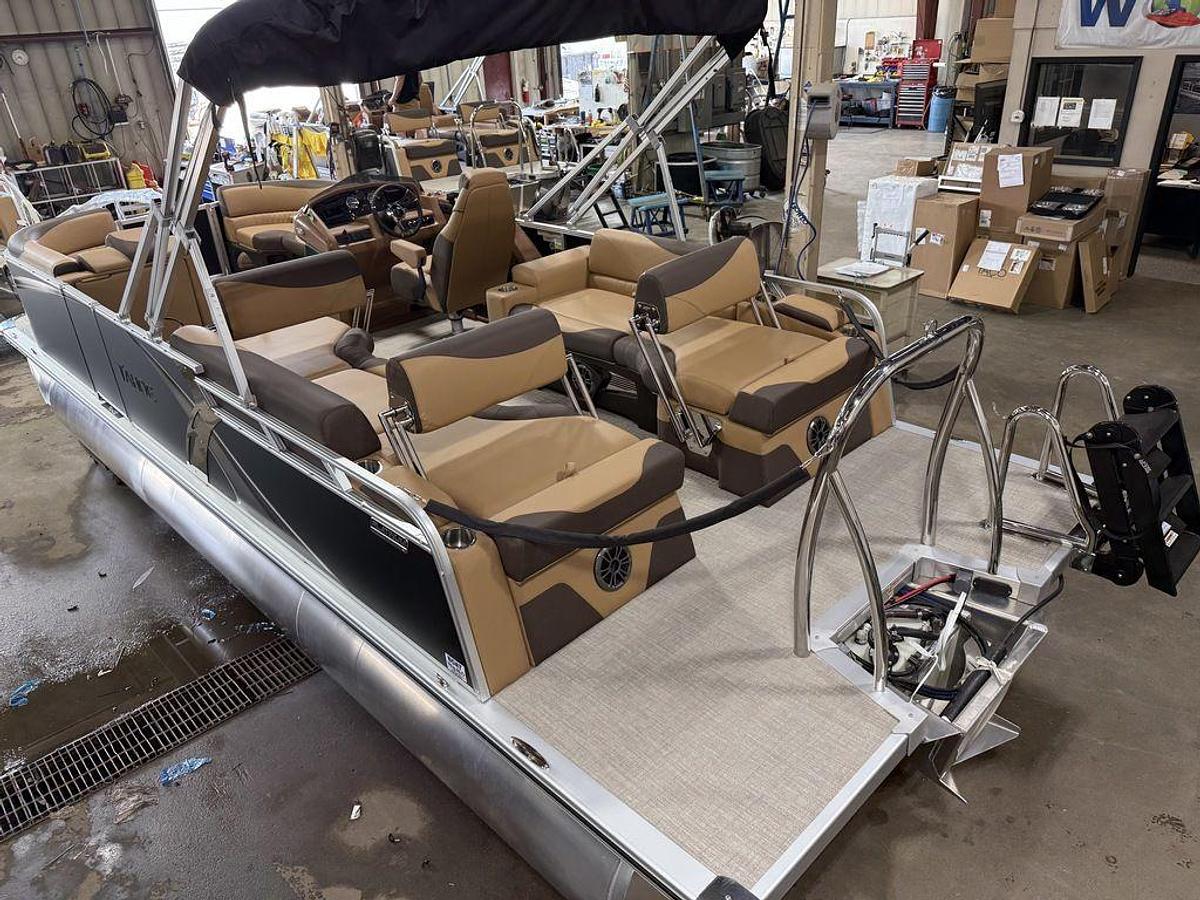 2025 Tahoe Pontoons LTZ 2385 Quad Lounge Shift Flip & Honda 4-Stroke EFI