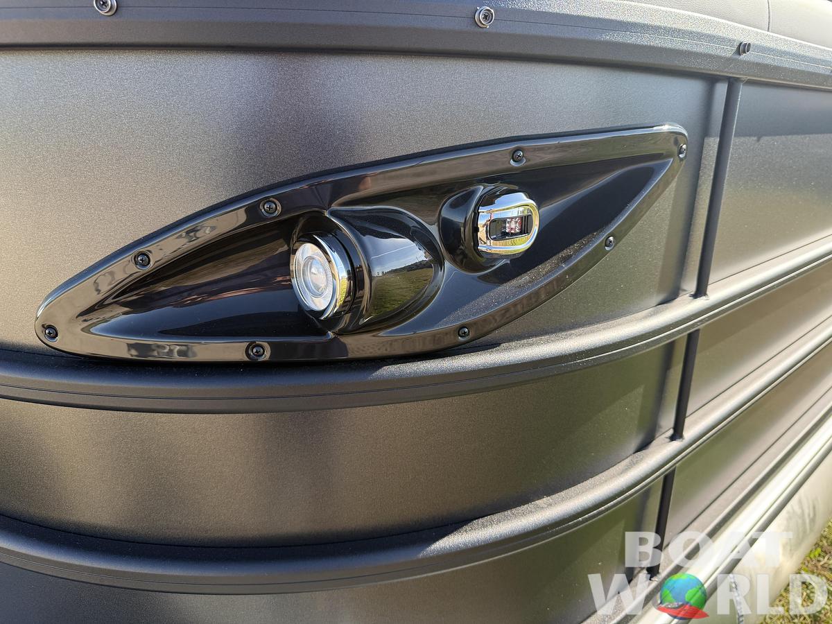 2026 Bentley Pontoons Legacy 220 Navigator Quad Lounge 