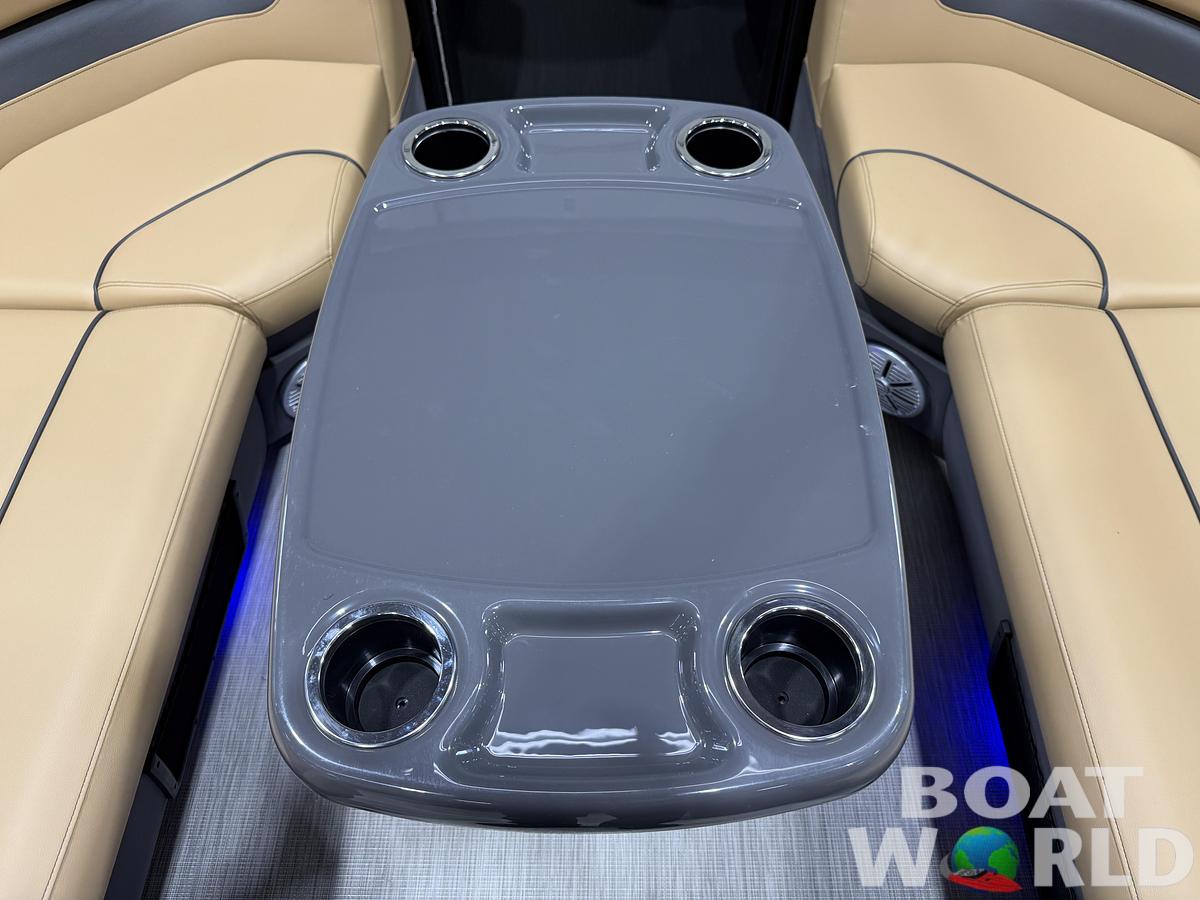 2027 Princecraft Vectra 23 RL SS Swingback Pontoon $36,995