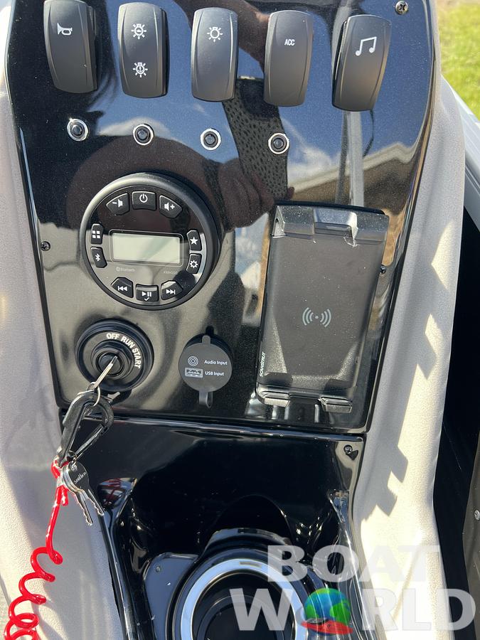 2026 Princecraft Vectra 23 RL SS Swingback Pontoon & Mercury 4-Stroke EFI