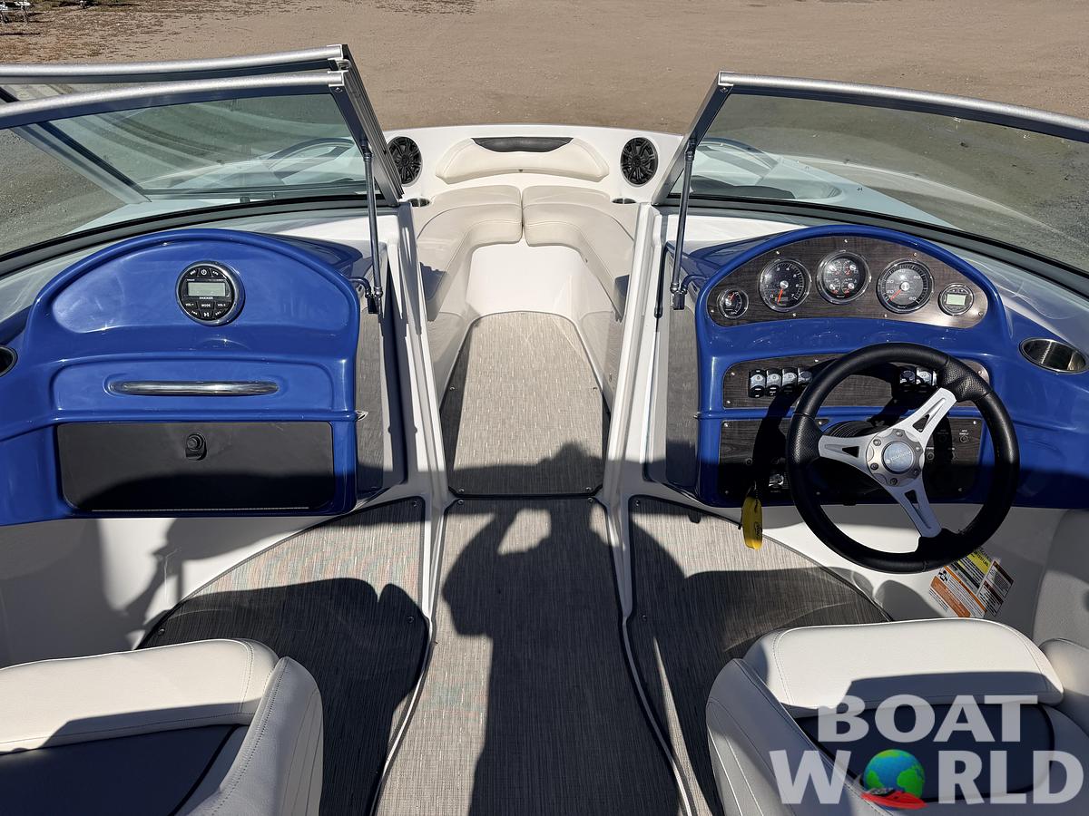 Used 2017 Rinker QX19 Bowrider & 250HP 4.5L V6 Mercruiser -$17,995