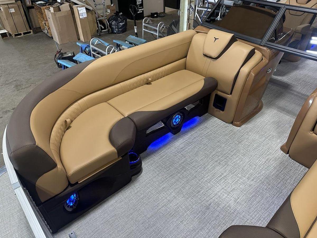 2025 Tahoe Pontoons LTZ 2385 Elite Cruise Windshield Tritoon & Honda 4-Stroke EFI