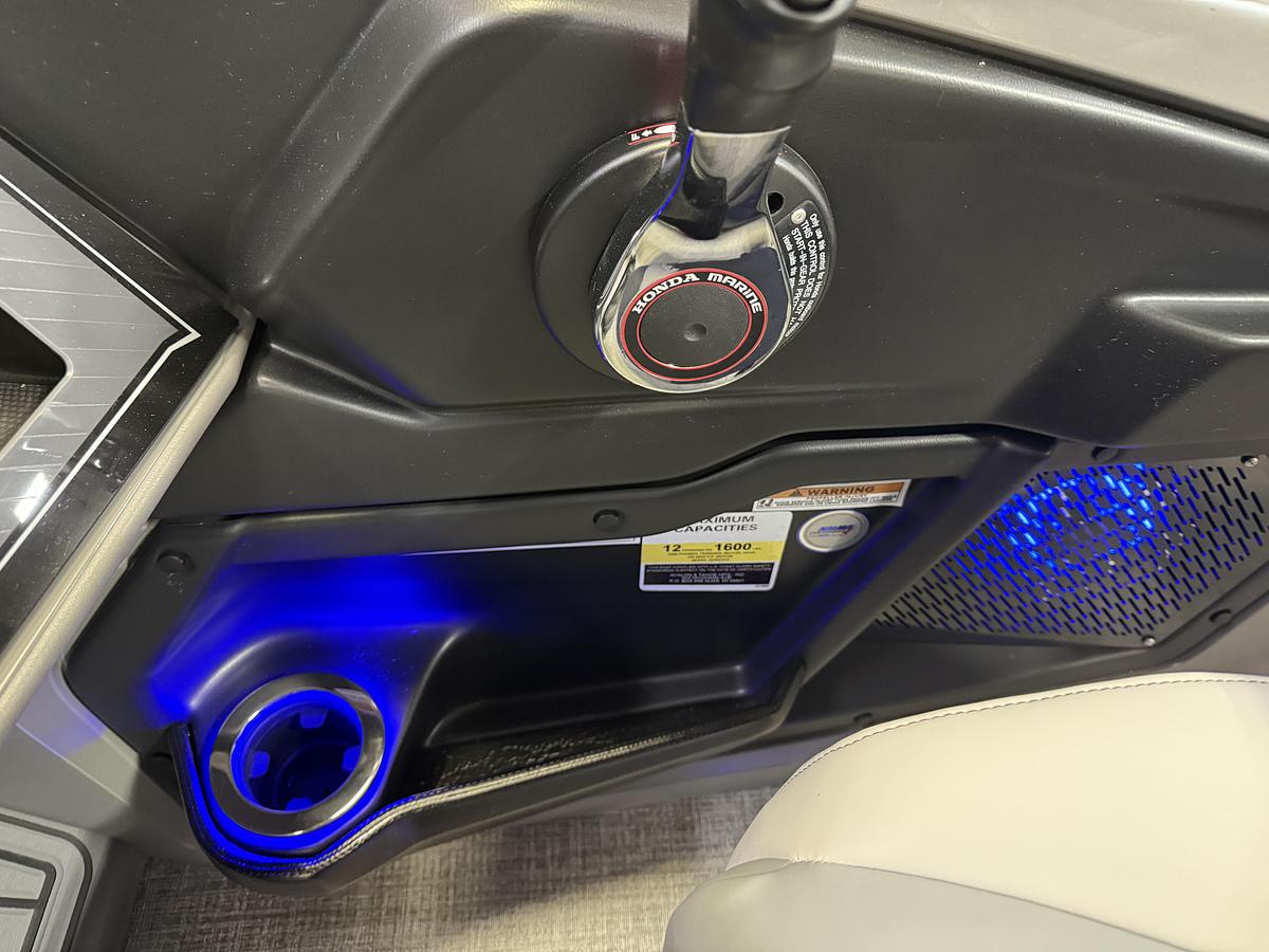 2025 Tahoe Pontoons Cascade 2385 Elite Tritoon & Honda 225HP 4-Stroke EFI