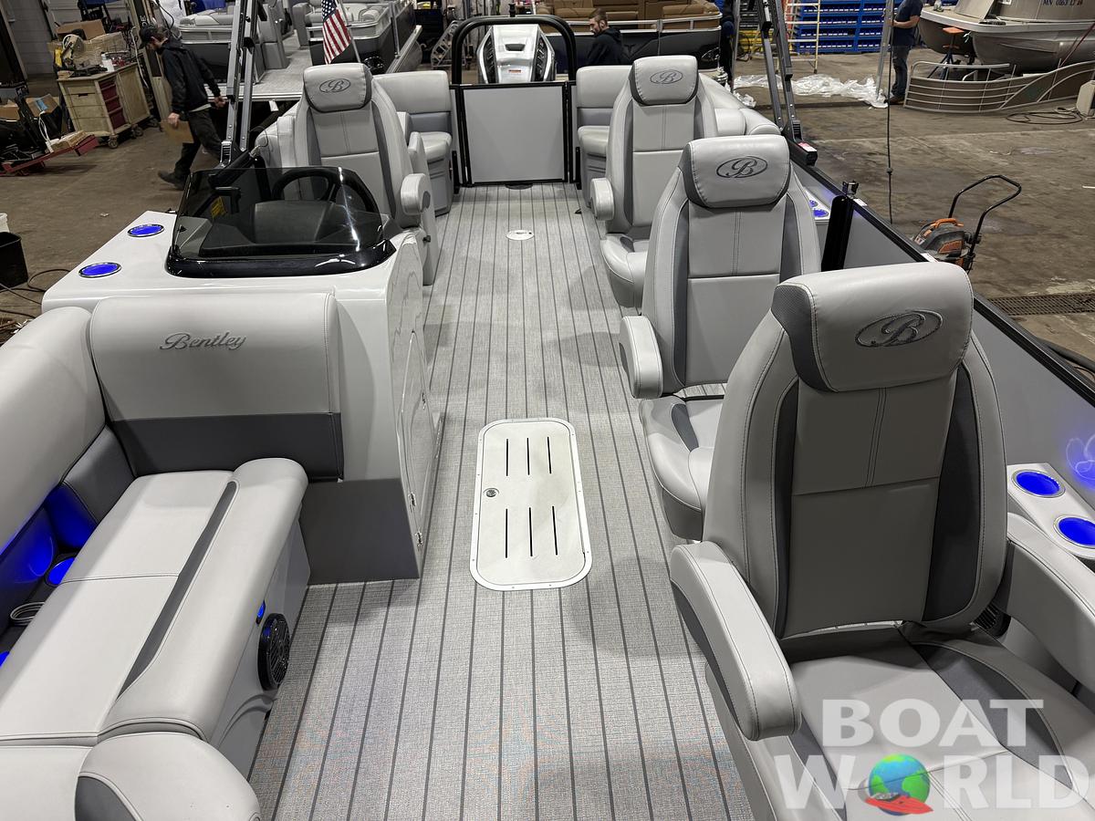 Used 2026 Bentley Pontoons Legacy 223 DL Quad Lounge Tritoon & 250HP