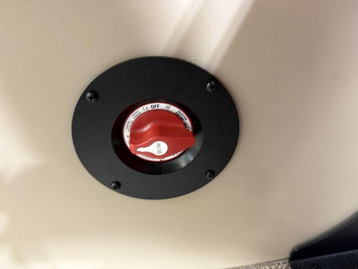 2025 Bentley Pontoons Legacy 200 Navigator Quad Lounge & Honda 4-Stroke EFI