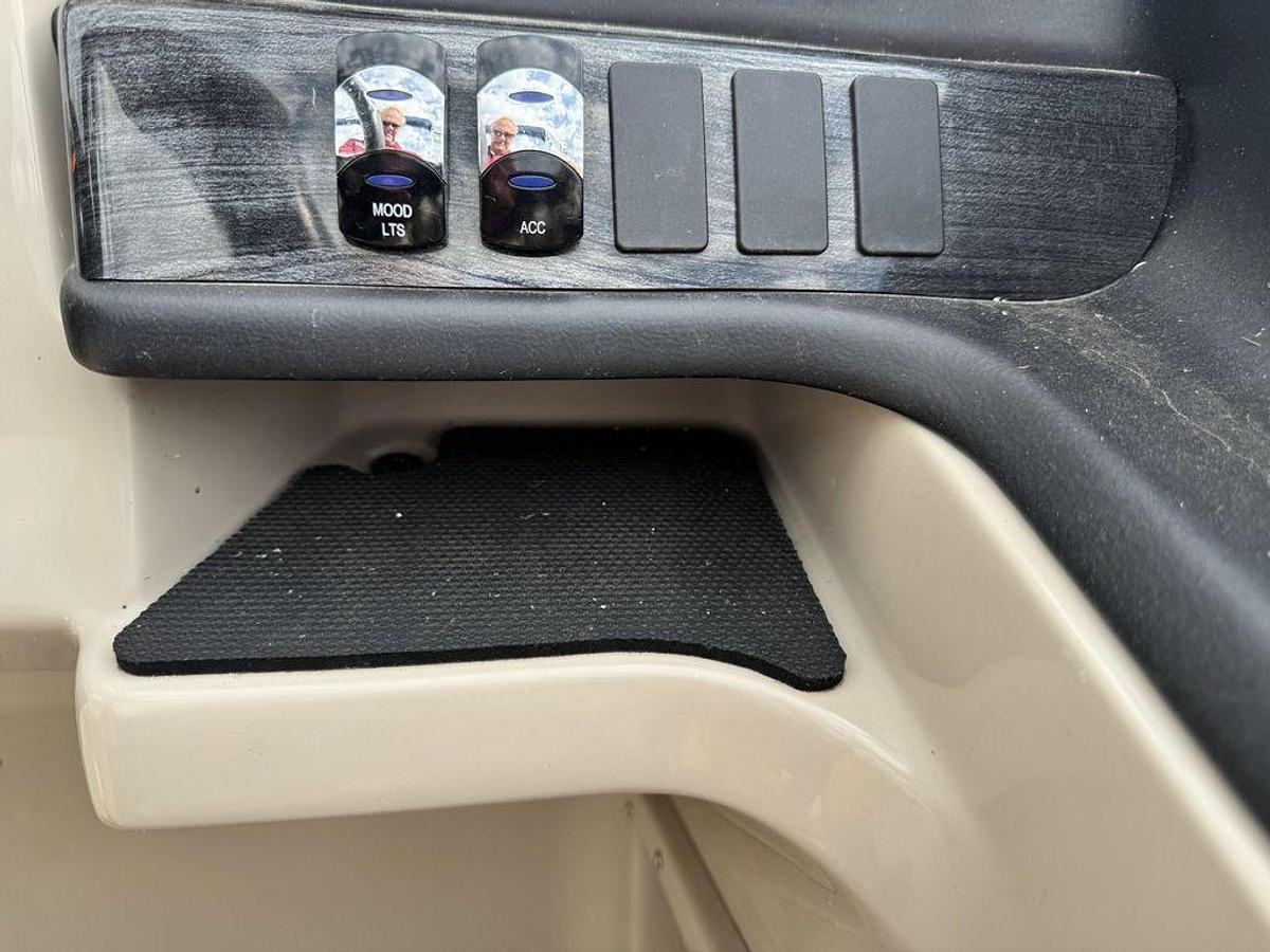 Used 2019 Tahoe Pontoons Cascade 2385 Cruise Pontoon