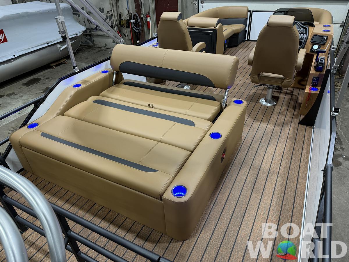 2026 Bentley Pontoons Legacy 220 Swingback