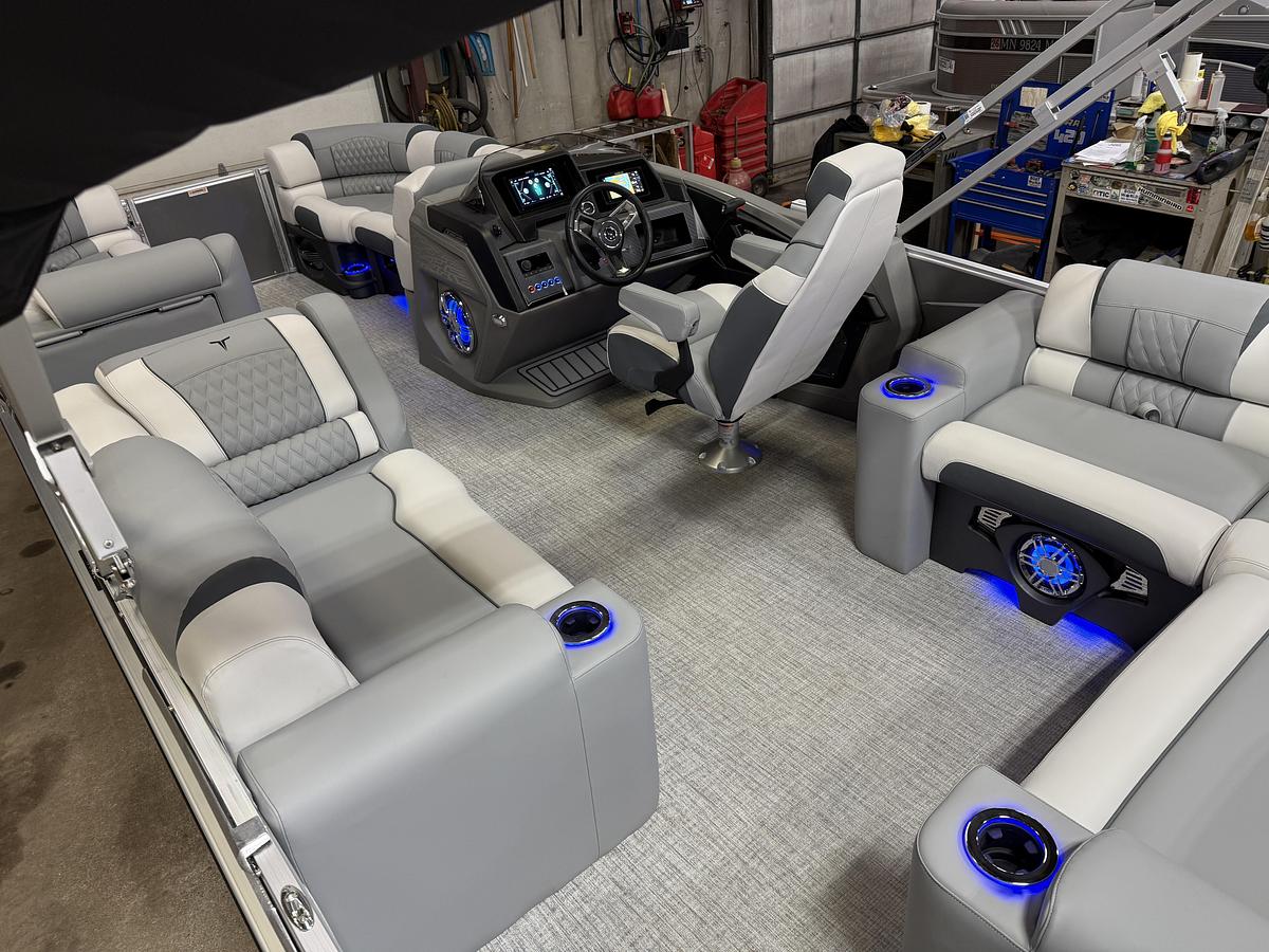 2025 Tahoe Pontoons Cascade 2385 Elite Tritoon & Honda 225HP 4-Stroke EFI